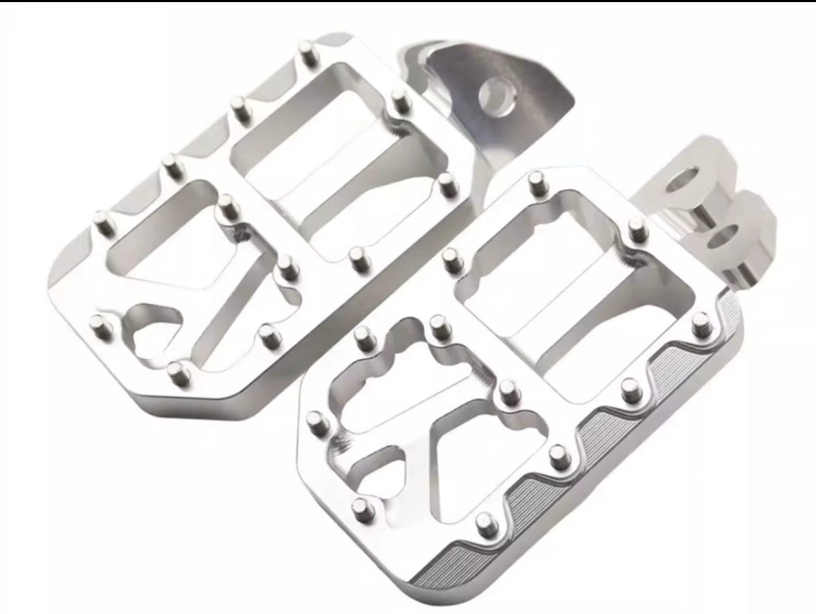 silver wide stance pegs